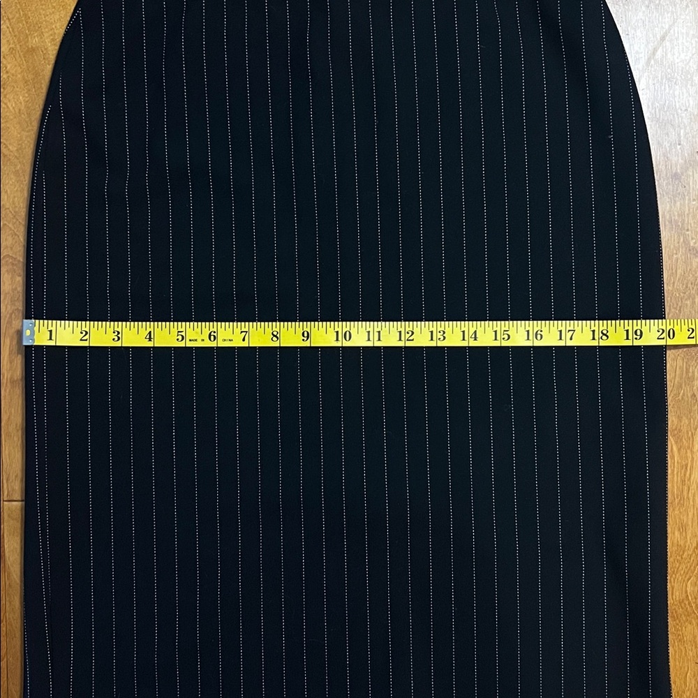 Club Monaco Pinstripe Pencil Skirt 10 Black Capsule Career Minimalist Work - Picture 5 of 8
